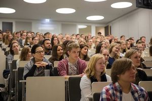 Ca. 2.000 Studierende profitieren von der modernen Ausstattung und der hohen Qualität der Lehrveranstaltungen der MSH.